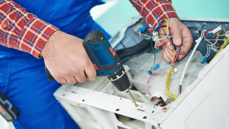 Gölmarmara Termodinamik Termodinamik çamaşır makinesi kart tamiri – Su almama arızası orijinal parça ile giderildi. - Teknik servis örneği